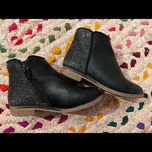 Cat and Jack Girls black glitter boots size 8